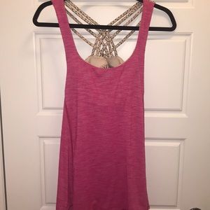 $40 + Free Shipping ✔️ Lululemon top. Built in bra